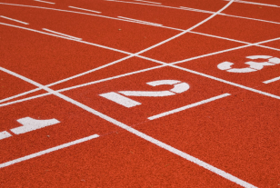 Una pista de atletismo.